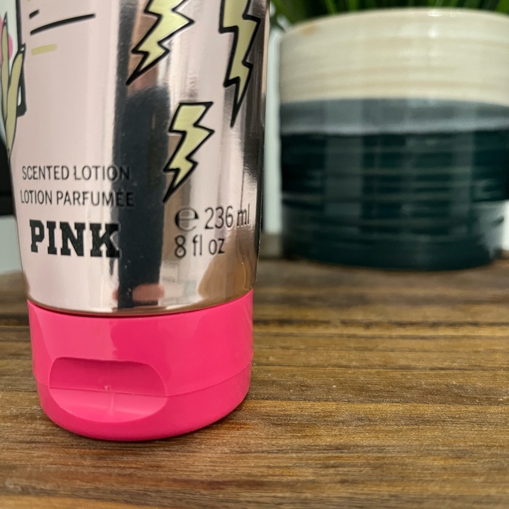 Victoria’s Secret Pink Thorn to be Wild lotion - Picture 3 of 3
